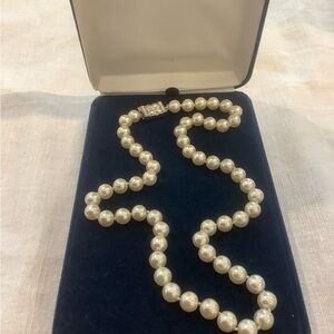 JBK replica white faux pearl necklace